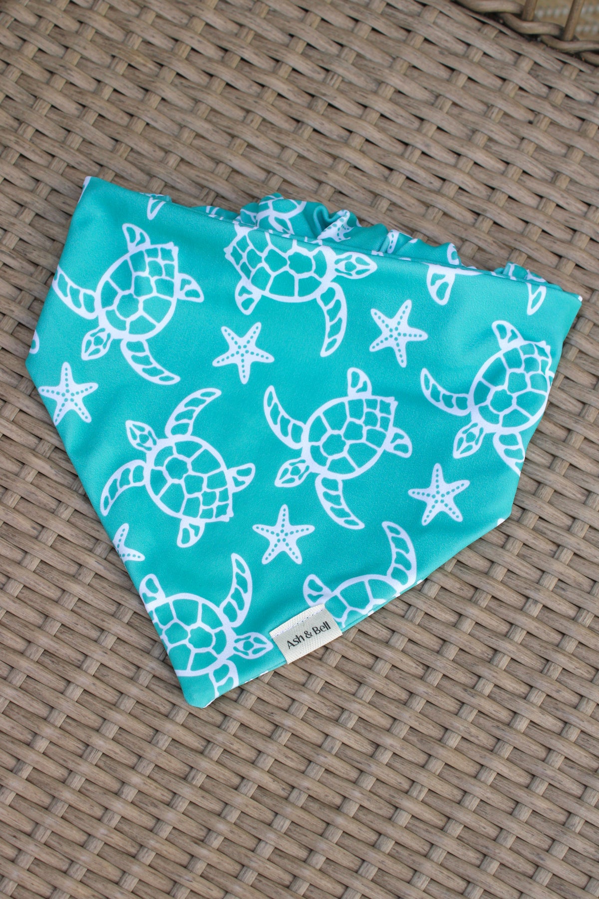 Scrunchie Water-Dana in Aqua Turtles